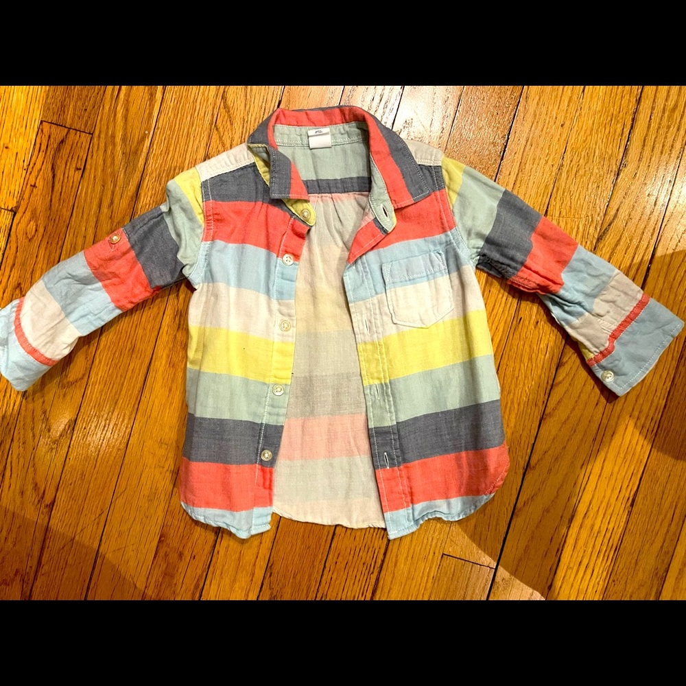 Multi-color button down tshirt. Soft material